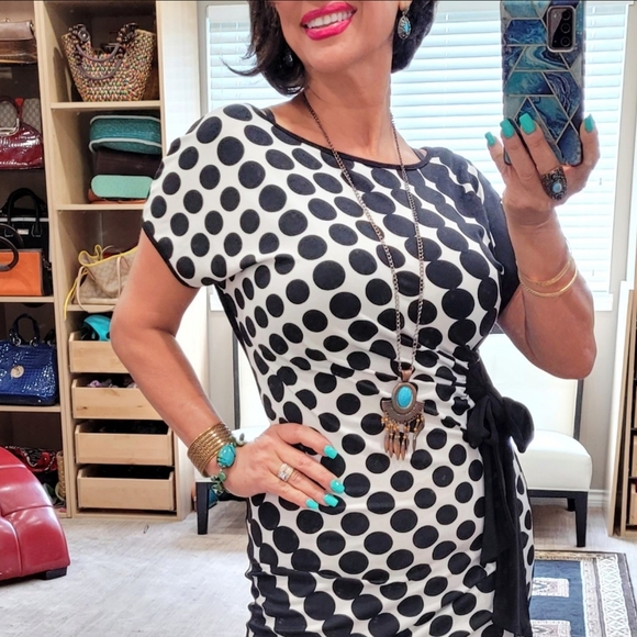 Gorgeous Black and white dress - Picture 9 of 14